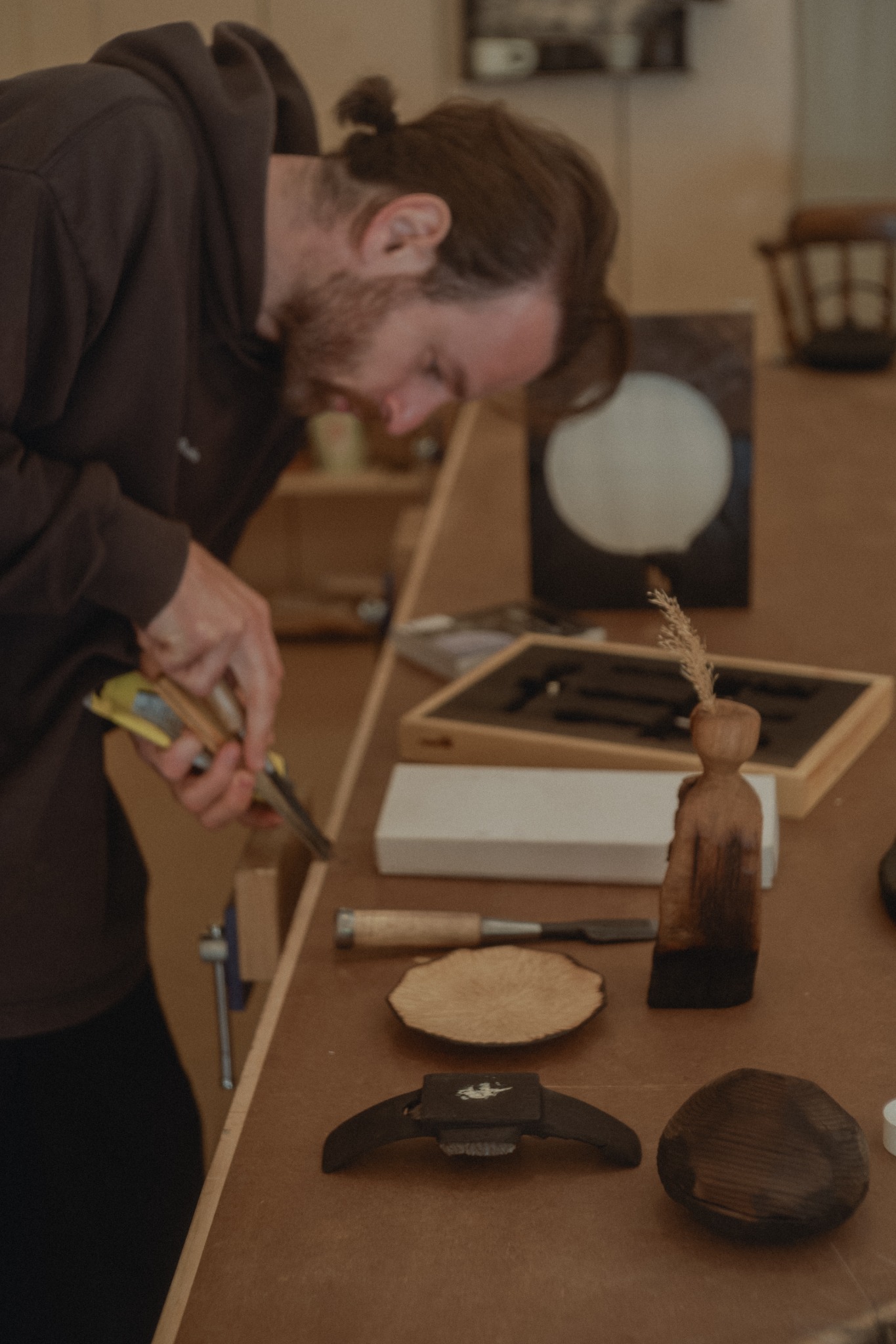 Kao Furniture: woodworking studio artist at work