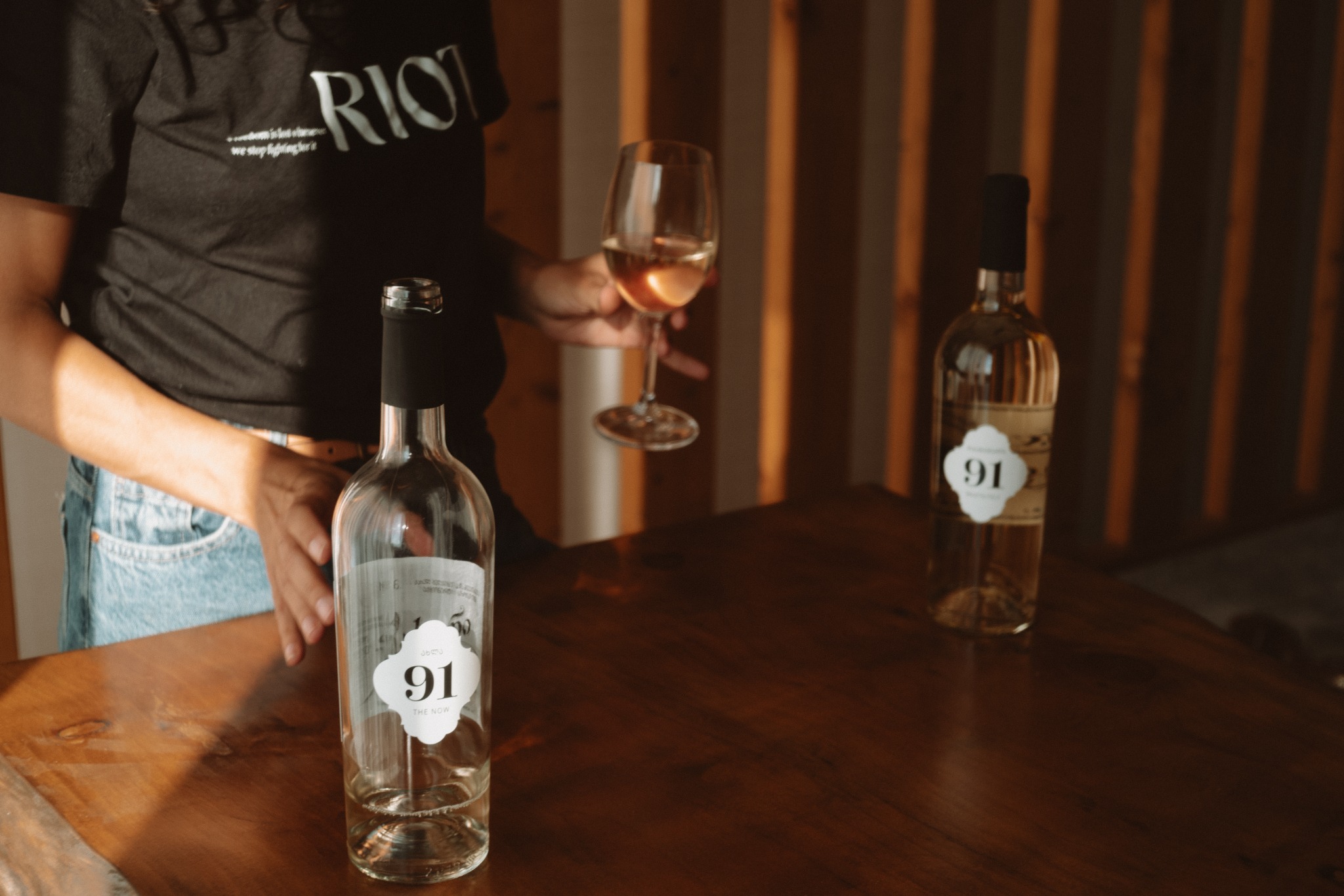 01 WINE 03 DETAIL