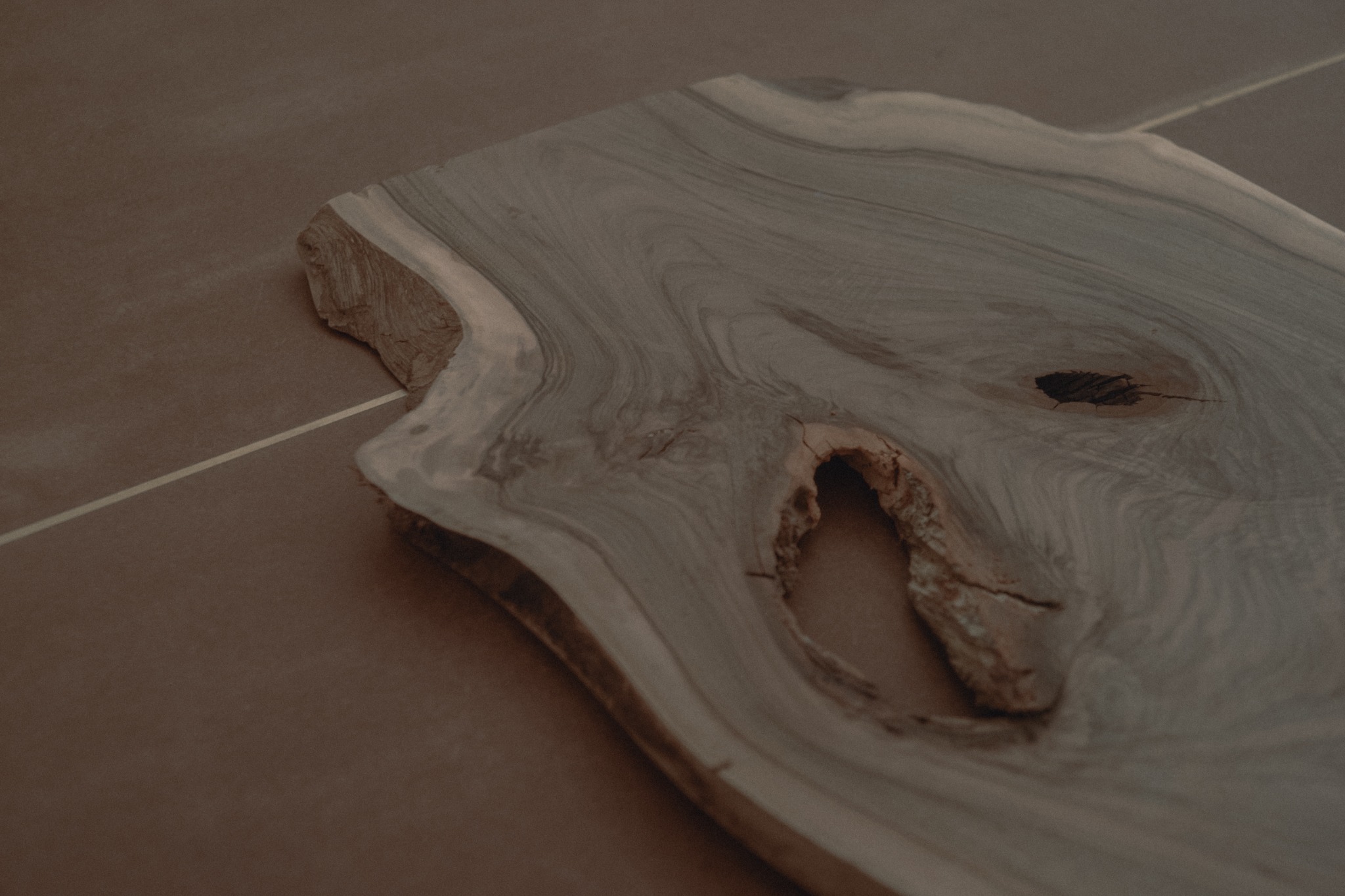 Kao Furniture: detail of sculpted grain of wood